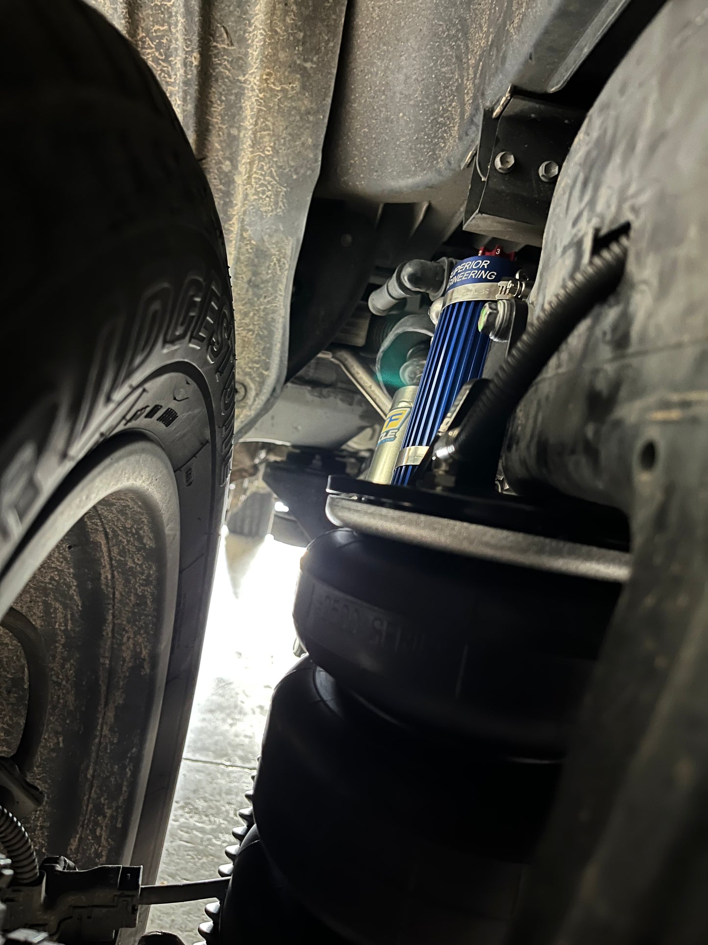 Load Assist Kit for Toyota Tundra 2023+ | up to 2 inch lift - Boss Air Suspension