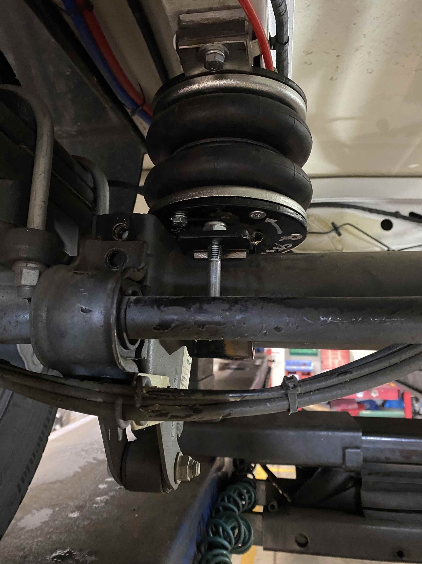 Load Assist Kit for Mercedes Sprinter 2WD/VW Crafter  (160mm) | up to 2 inch lift - Boss Air Suspension