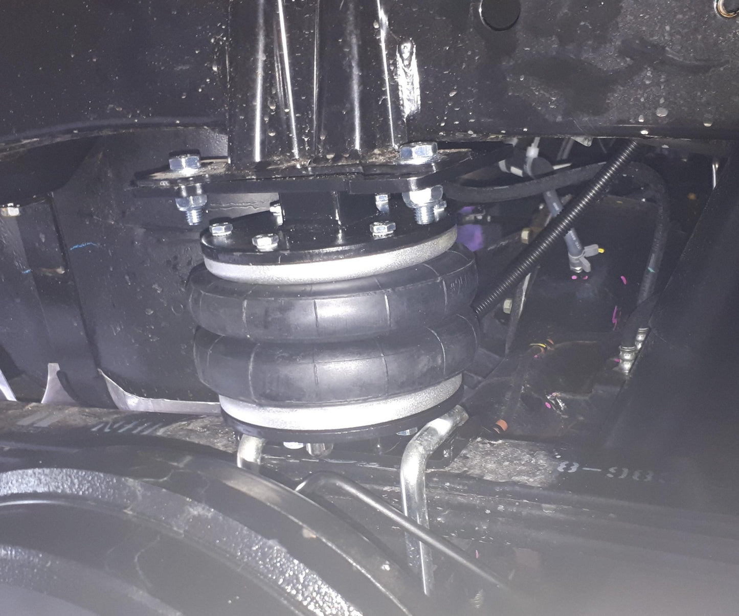 Load Assist Kit for Isuzu Dmax RG 10/20+ / Mazda BT50 TF 10/20 ( 1-2" rear suspension lift fitted) - Boss Air Suspension